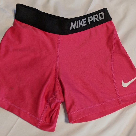 nike pro shorts medium